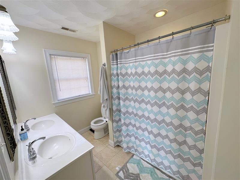 5 bed, 3.5 bath apartment for rent at 6 Farmers Circle Unit 1, Arlington — photo 20 of 34