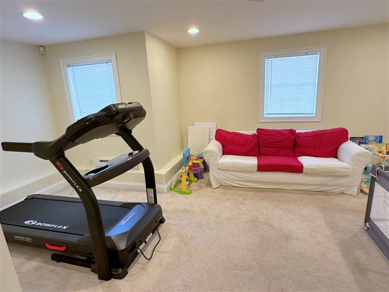 5 bed, 3.5 bath apartment for rent at 6 Farmers Circle Unit 1, Arlington — photo 27 of 34