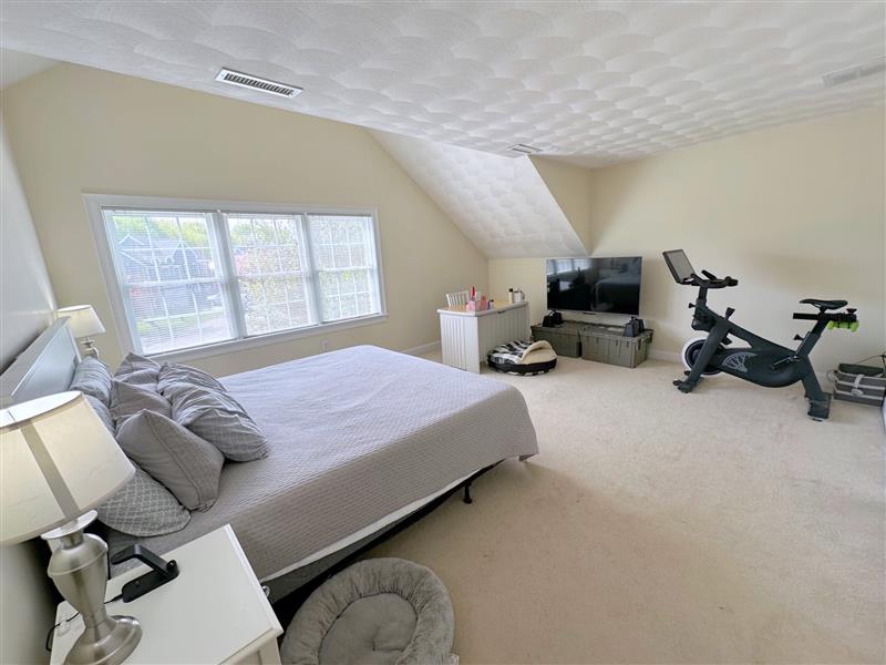 5 bed, 3.5 bath apartment for rent at 6 Farmers Circle Unit 1, Arlington — photo 18 of 34