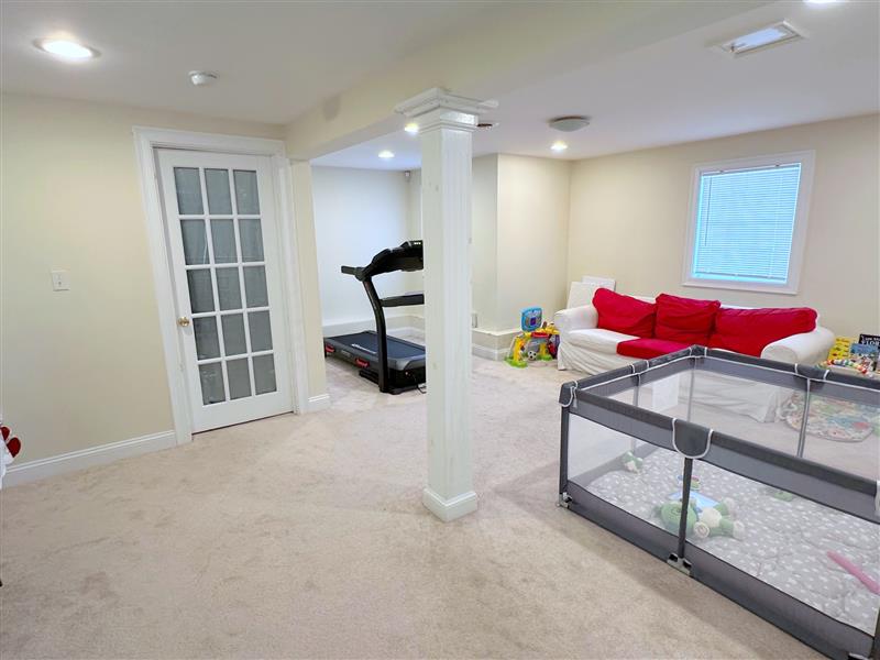 5 bed, 3.5 bath apartment for rent at 6 Farmers Circle Unit 1, Arlington — photo 28 of 34