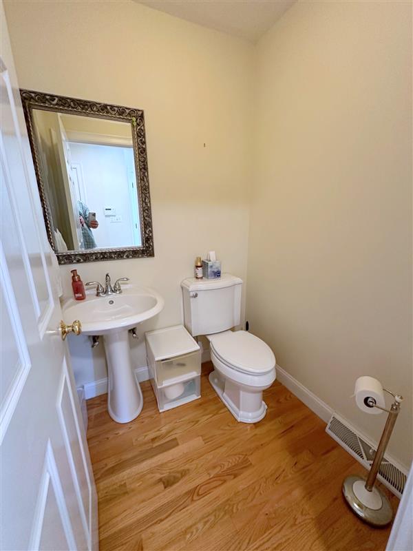5 bed, 3.5 bath apartment for rent at 6 Farmers Circle Unit 1, Arlington — photo 9 of 34