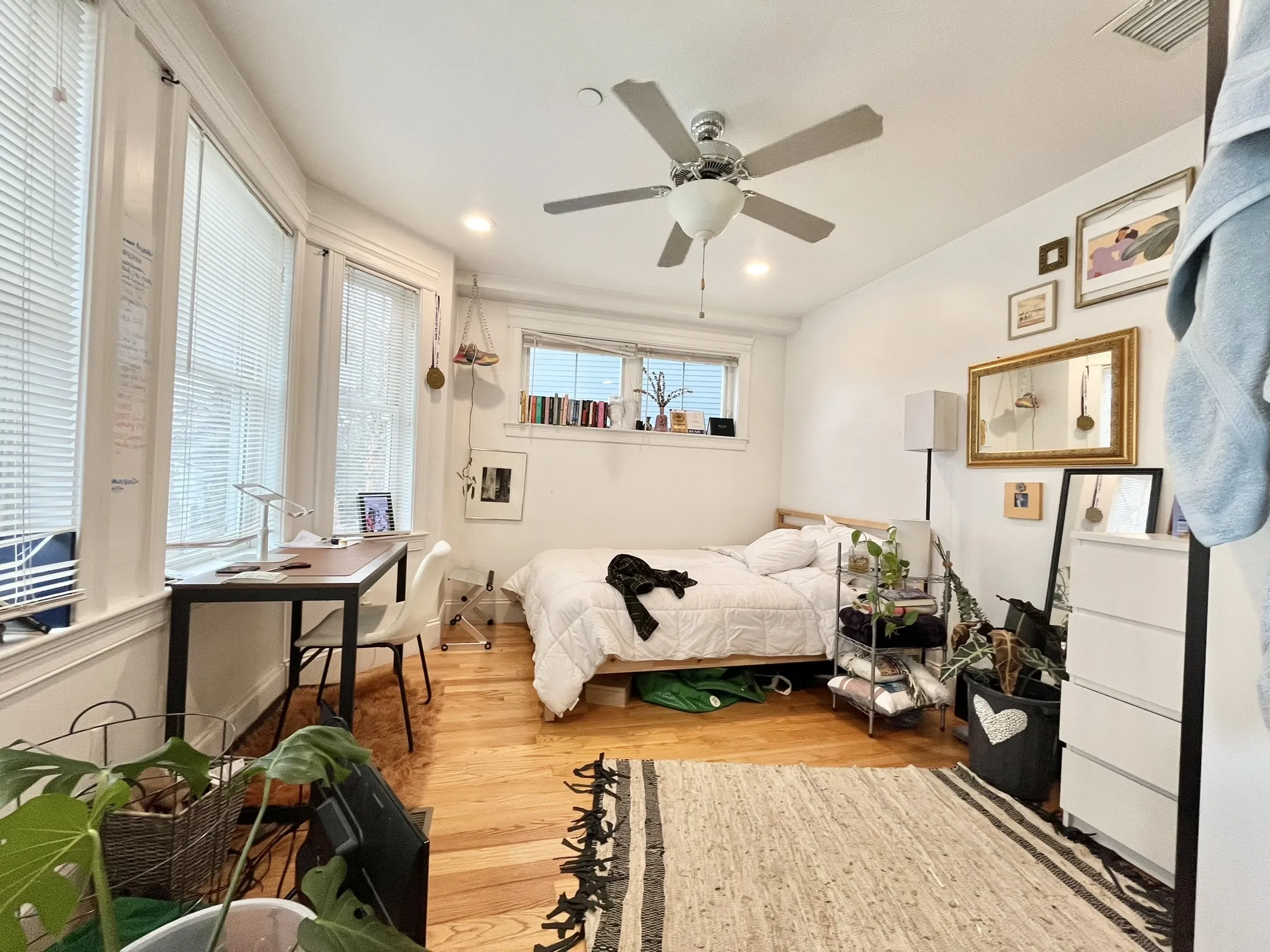 4 bed, 2.5 bath apartment for rent at 6 Fern St Unit 6A, Allston — photo 8 of 12