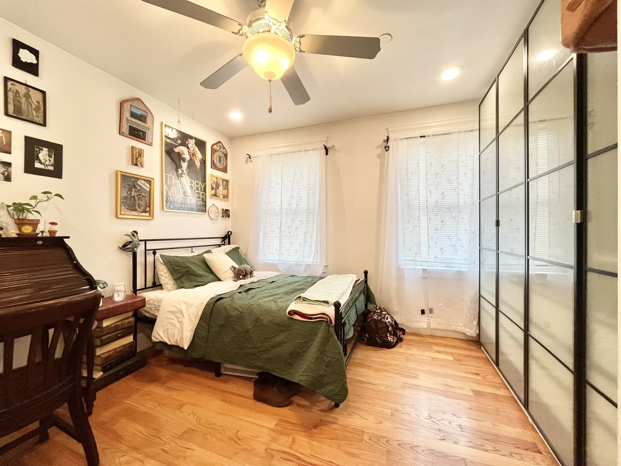 4 bed, 2.5 bath apartment for rent at 6 Fern St Unit 6A, Allston — photo 11 of 12