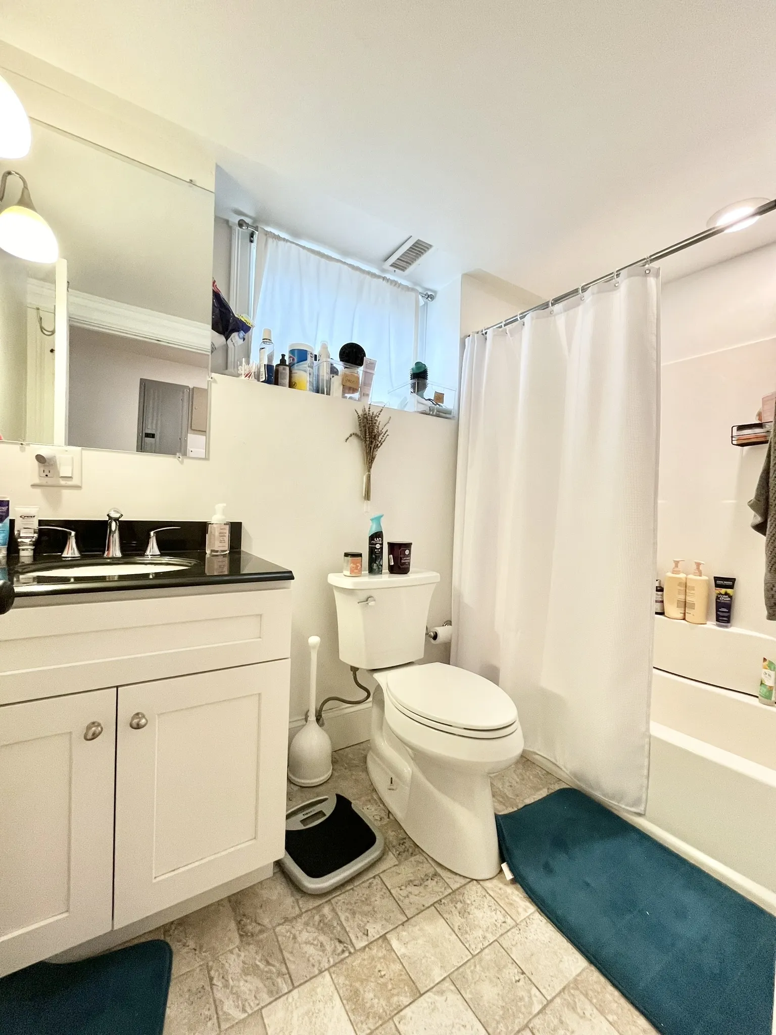 4 bed, 2.5 bath apartment for rent at 6 Fern St Unit 6A, Allston — photo 6 of 12