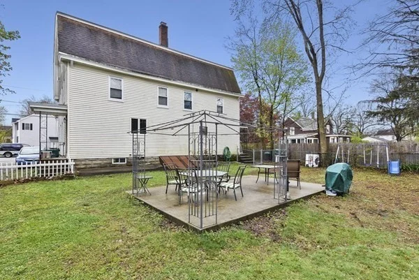 4 bed, 1 bath apartment for rent at 6 Fletcher St Unit 6, Ayer — photo 5 of 20