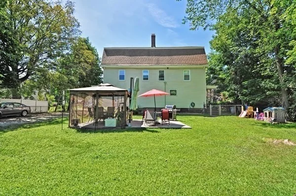 4 bed, 1 bath apartment for rent at 6 Fletcher St Unit 6, Ayer — photo 6 of 20