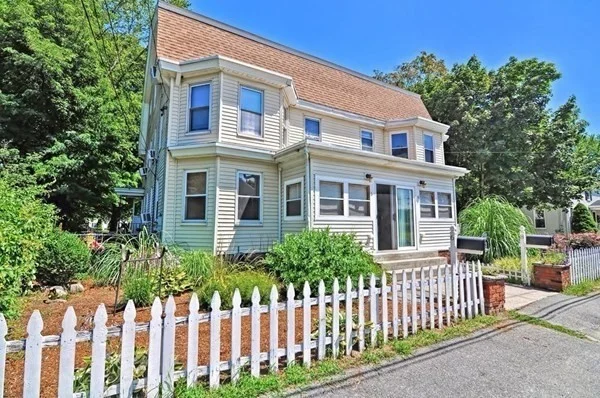 4 bed, 1 bath apartment for rent at 6 Fletcher St Unit 6, Ayer — photo 3 of 20