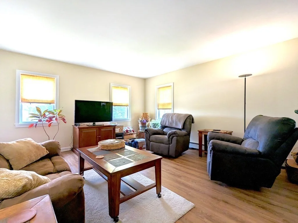 2 bed, 1 bath apartment for rent at 6 Forestdale Rd Unit 1, Worcester — photo 4 of 26