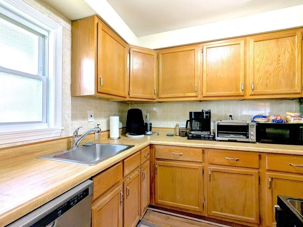 2 bed, 1 bath apartment for rent at 6 Forestdale Rd Unit 1, Worcester — photo 5 of 26
