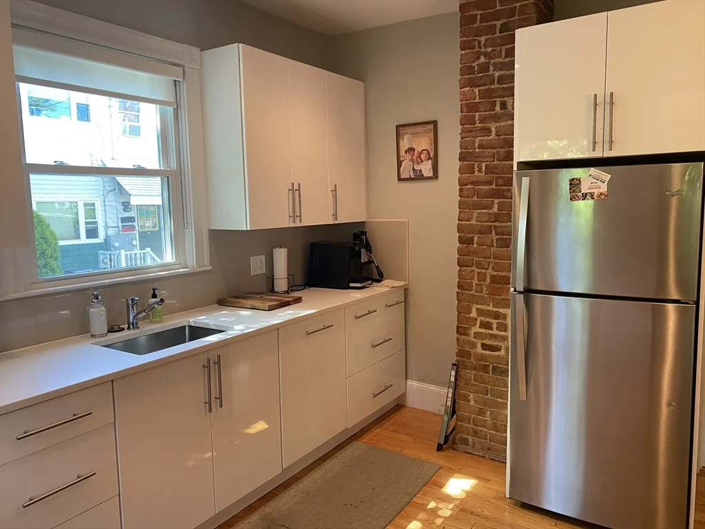 2 bed, 1 bath apartment for rent at 6 Fourth Street Pl Unit 1, East Cambridge