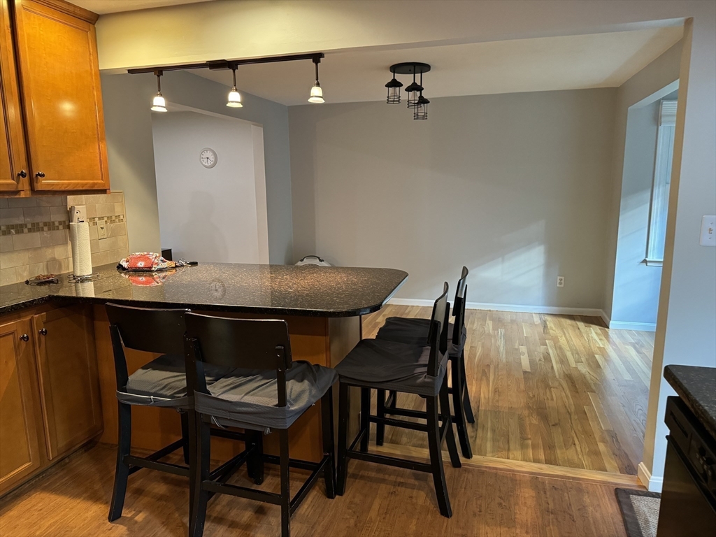 3 bed, 2 bath apartment for rent at 6 Fox Hill Rd, Ashland — photo 5 of 18