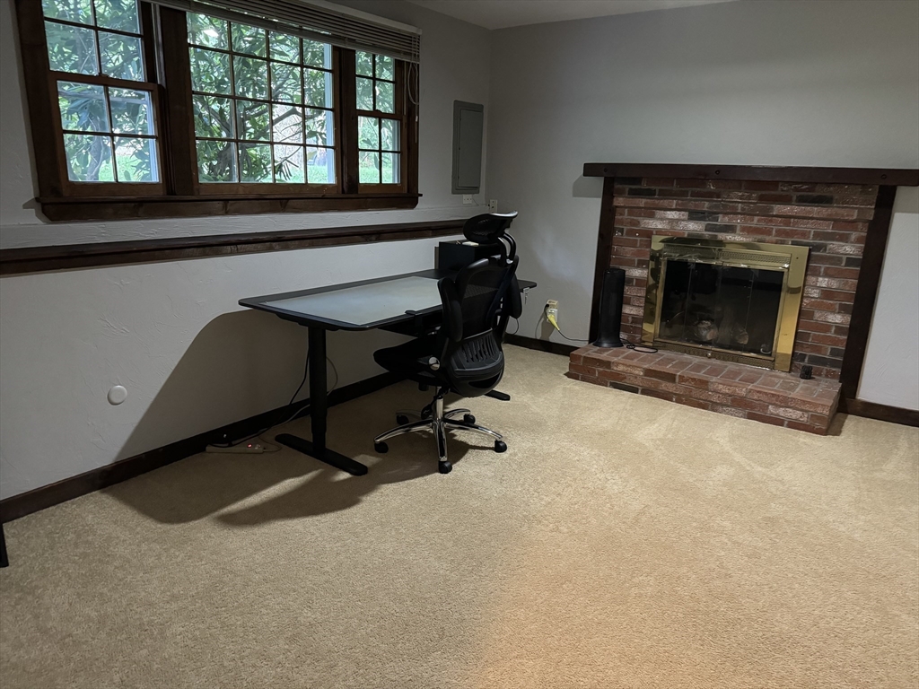 3 bed, 2 bath apartment for rent at 6 Fox Hill Rd, Ashland — photo 13 of 18