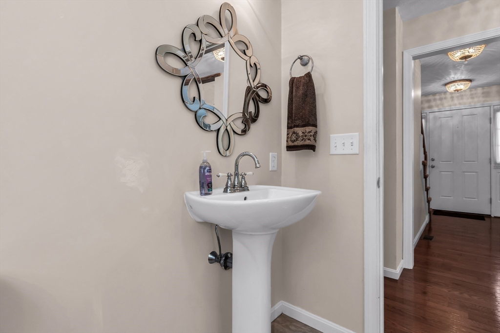 3 bed, 2 bath apartment for rent at 6 Gedney Dr, Peabody — photo 12 of 35
