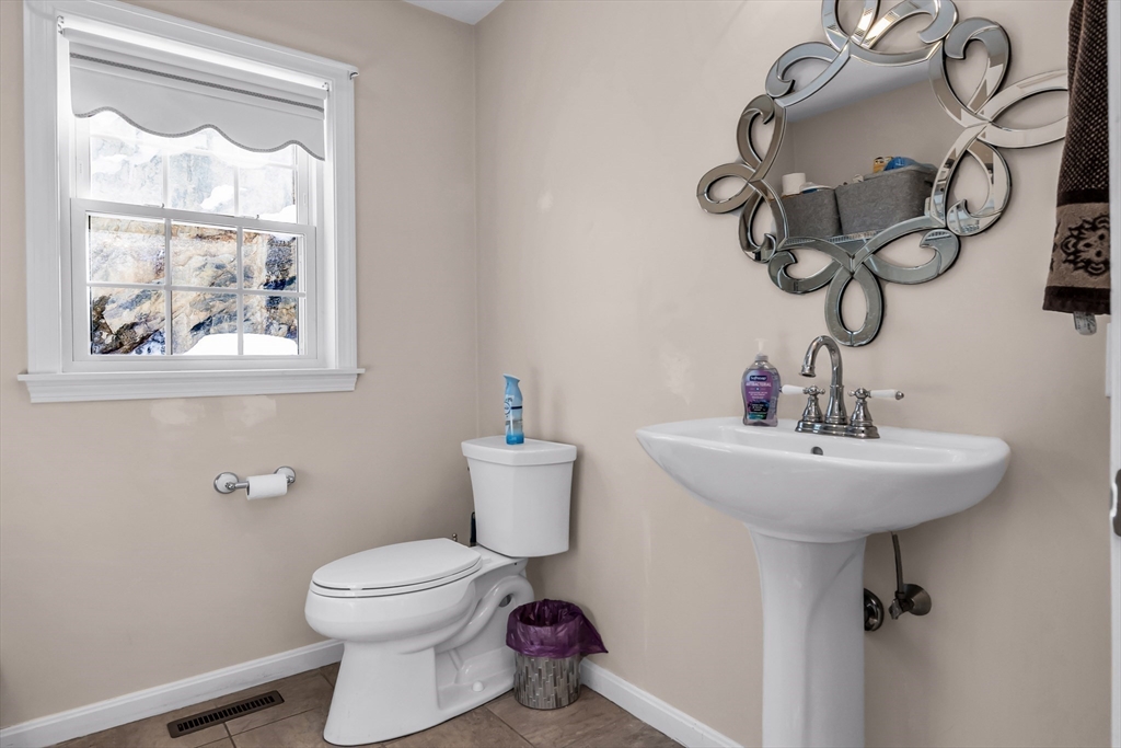 3 bed, 2 bath apartment for rent at 6 Gedney Dr, Peabody — photo 14 of 35