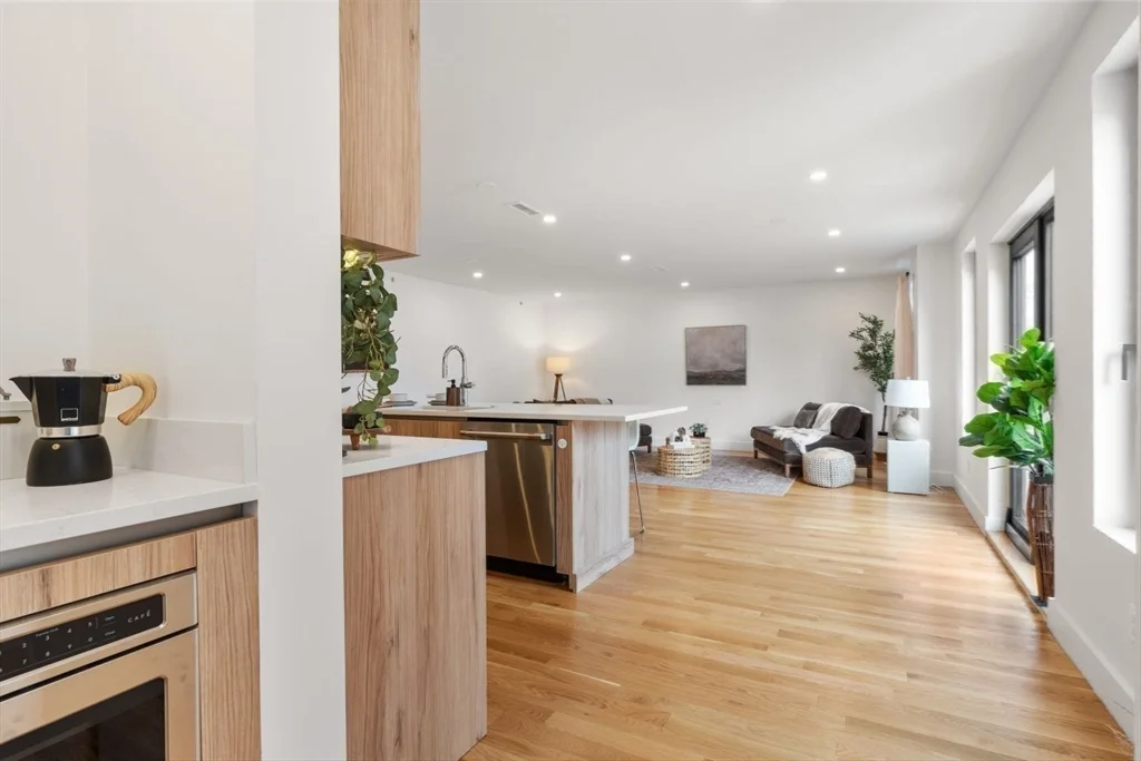 2 bed, 2 bath apartment for rent at 6 Gen Devine Way Unit 1, South Boston — photo 8 of 36