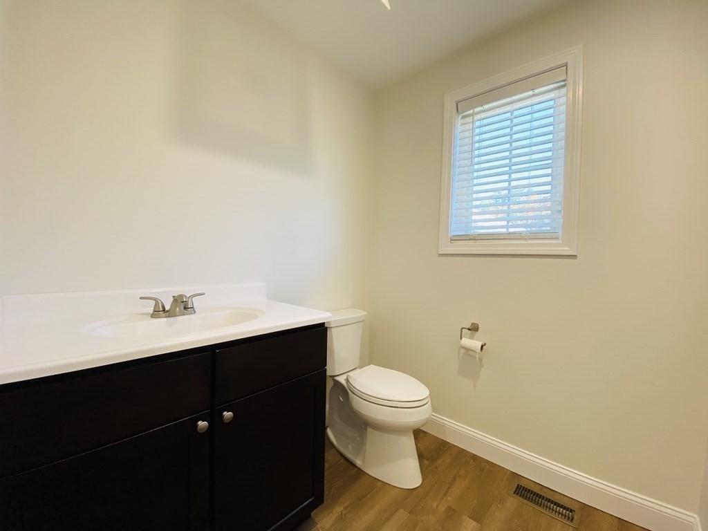 3 bed, 2 bath apartment for rent at 6 Glacier Path Unit 6, Middleboro — photo 8 of 20