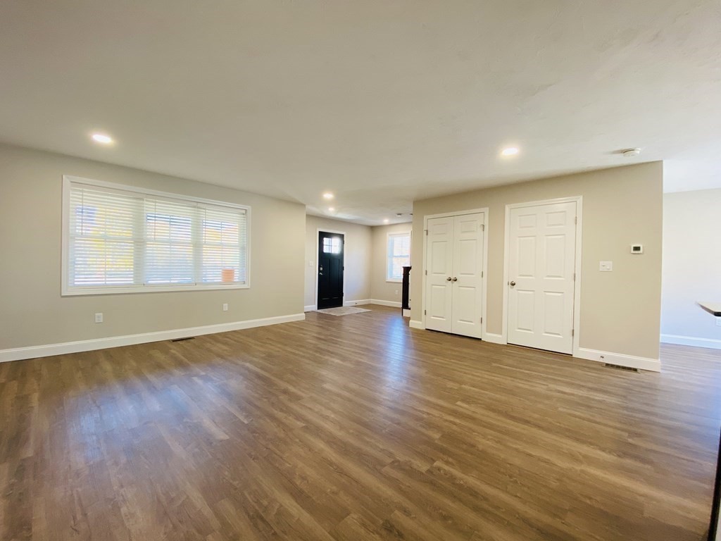 3 bed, 2 bath apartment for rent at 6 Glacier Path Unit 6, Middleboro — photo 7 of 20