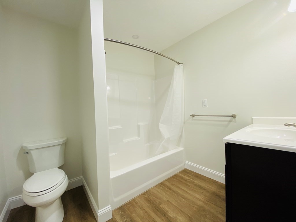 3 bed, 2 bath apartment for rent at 6 Glacier Path Unit 6, Middleboro — photo 12 of 20