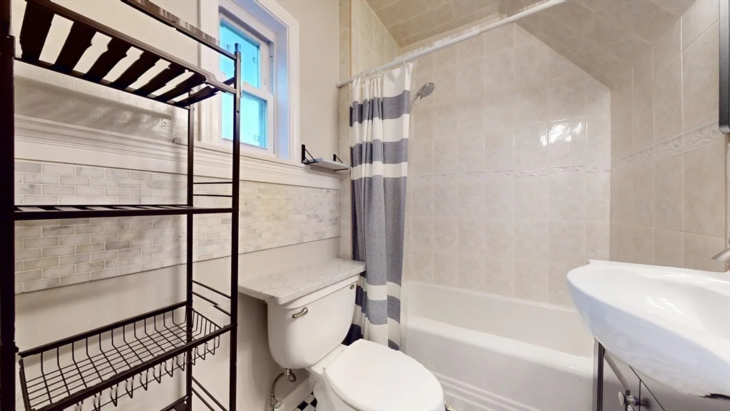 2 bed, 1 bath apartment for rent at 6 Gould Unit 1, Stoneham — photo 13 of 13