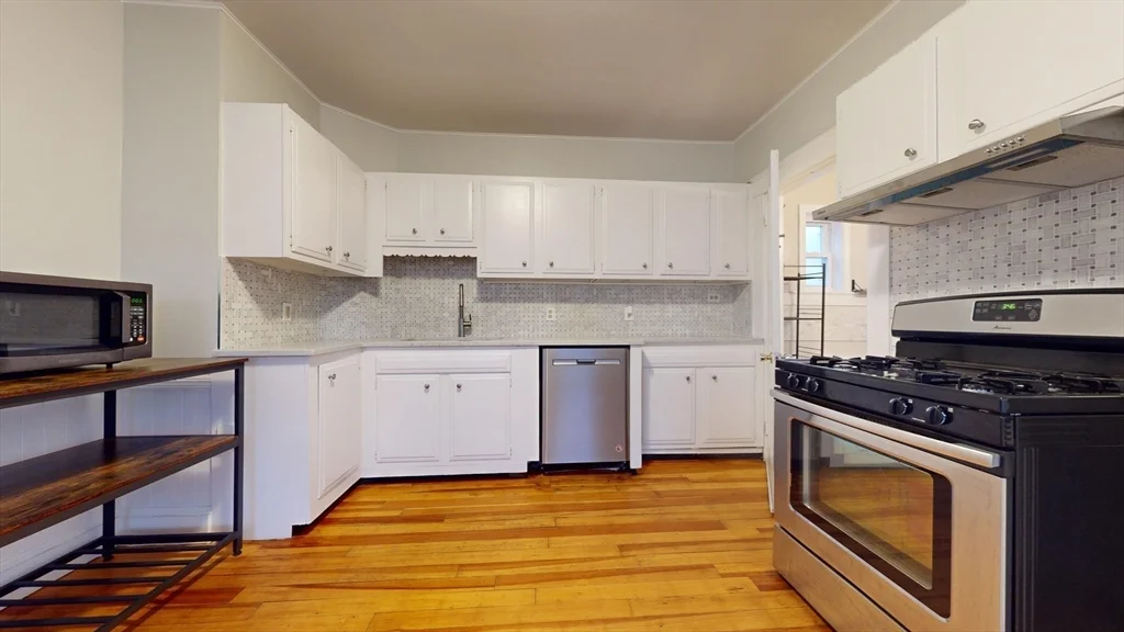 2 bed, 1 bath apartment for rent at 6 Gould Unit 1, Stoneham — photo 10 of 13