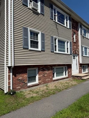 2 bed, 1 bath apartment for rent at 6 Groton Harvard Unit 3, Ayer — photo 11 of 11