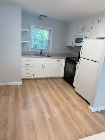 2 bed, 1 bath apartment for rent at 6 Groton Harvard Unit 3, Ayer — photo 5 of 11