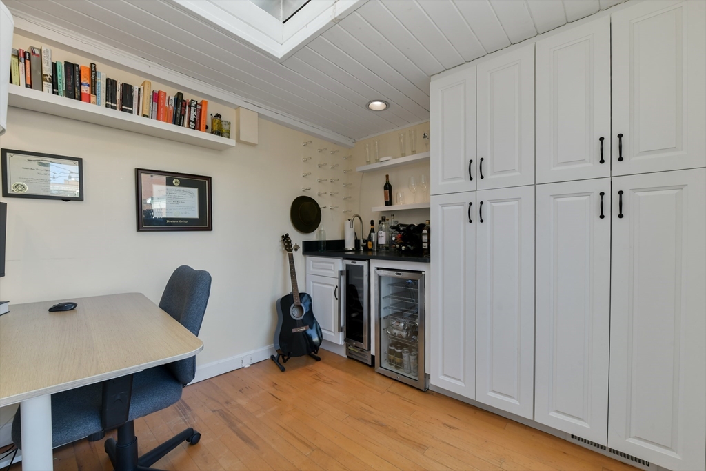 2 bed, 1 bath apartment for rent at 6 Grove St Unit 3, Beacon Hill — photo 13 of 14