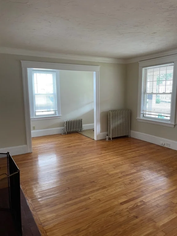 3 bed, 1 bath apartment for rent at 6 Hadwen Ln Unit 1, Worcester — photo 9 of 38