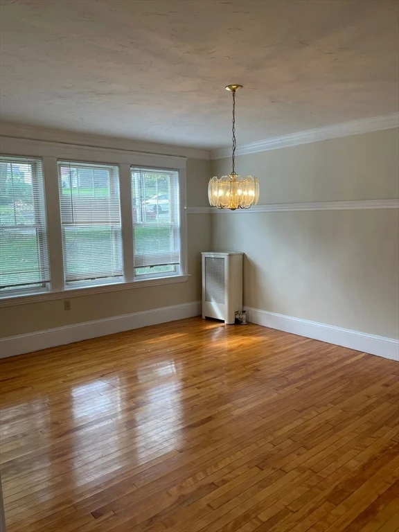 3 bed, 1 bath apartment for rent at 6 Hadwen Ln Unit 1, Worcester — photo 13 of 38
