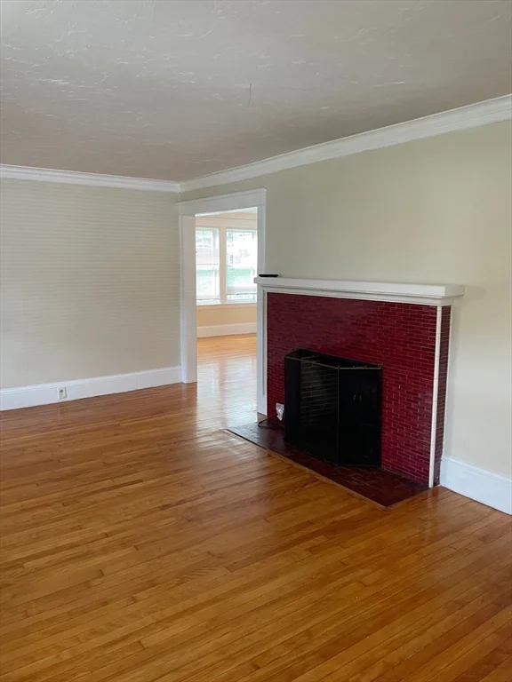 3 bed, 1 bath apartment for rent at 6 Hadwen Ln Unit 1, Worcester — photo 7 of 38