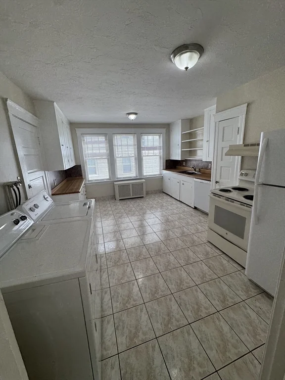 3 bed, 1 bath apartment for rent at 6 Hadwen Ln Unit 1, Worcester — photo 17 of 38