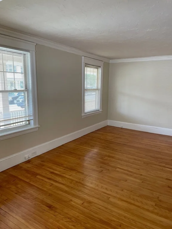 3 bed, 1 bath apartment for rent at 6 Hadwen Ln Unit 1, Worcester — photo 10 of 38