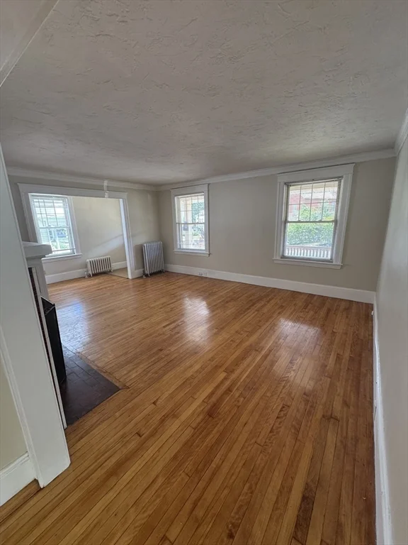 3 bed, 1 bath apartment for rent at 6 Hadwen Ln Unit 1, Worcester — photo 11 of 38