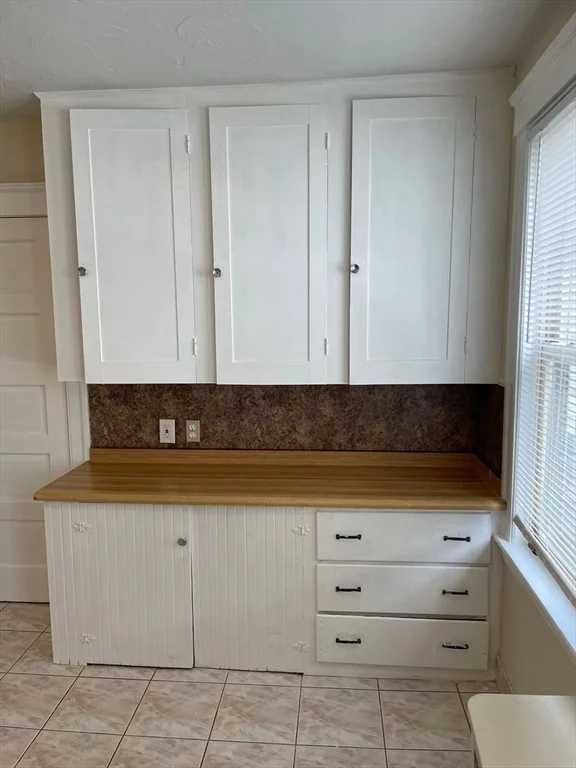 3 bed, 1 bath apartment for rent at 6 Hadwen Ln Unit 1, Worcester — photo 19 of 38