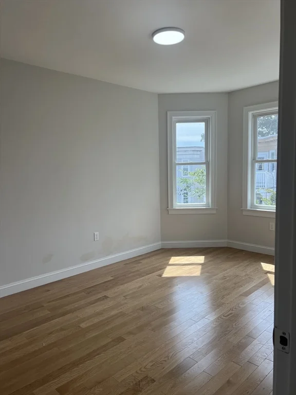 3 bed, 1 bath apartment for rent at 6 Hallam St Unit 1, Dorchester — photo 2 of 9