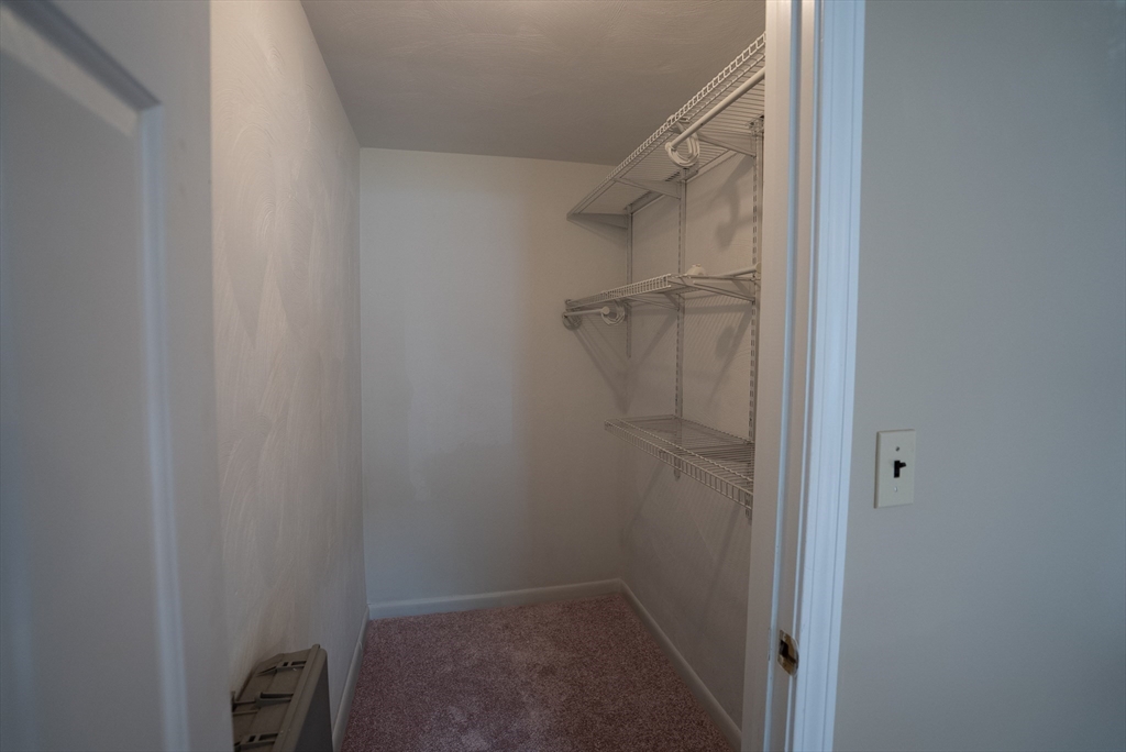 1 bed, 1 bath apartment for rent at 6 Hallmark Gardens Unit 4, Burlington — photo 6 of 7