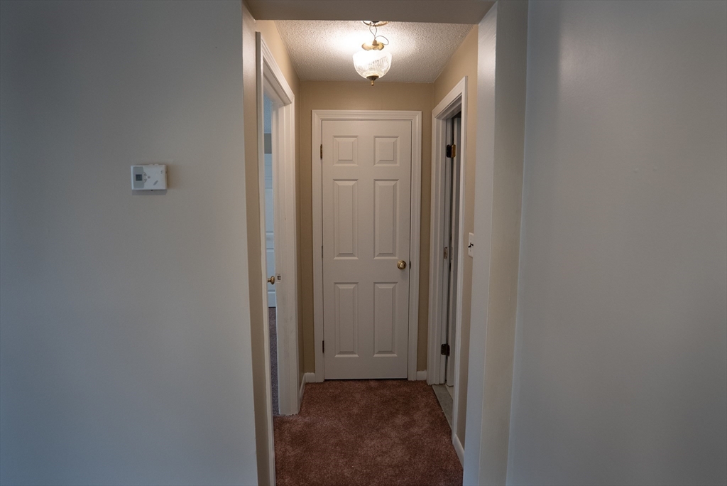 1 bed, 1 bath apartment for rent at 6 Hallmark Gardens Unit 4, Burlington — photo 7 of 7