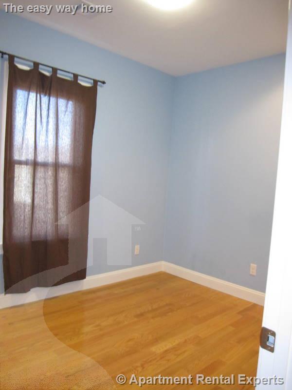 3 bed, 1 bath apartment for rent at 6 Hardwick St Unit 2, Kendall Square — photo 2 of 9