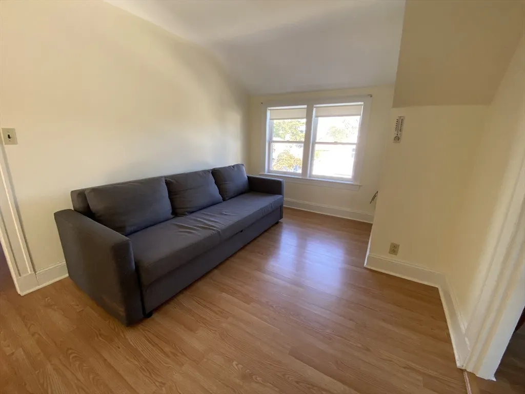 1 bed, 1 bath apartment for rent at 6 Harriet St Unit 3, Brighton