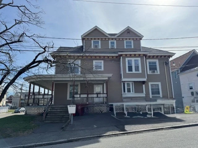 2 bed, 1 bath apartment for rent at 6 Harvard St Unit 1, Lowell