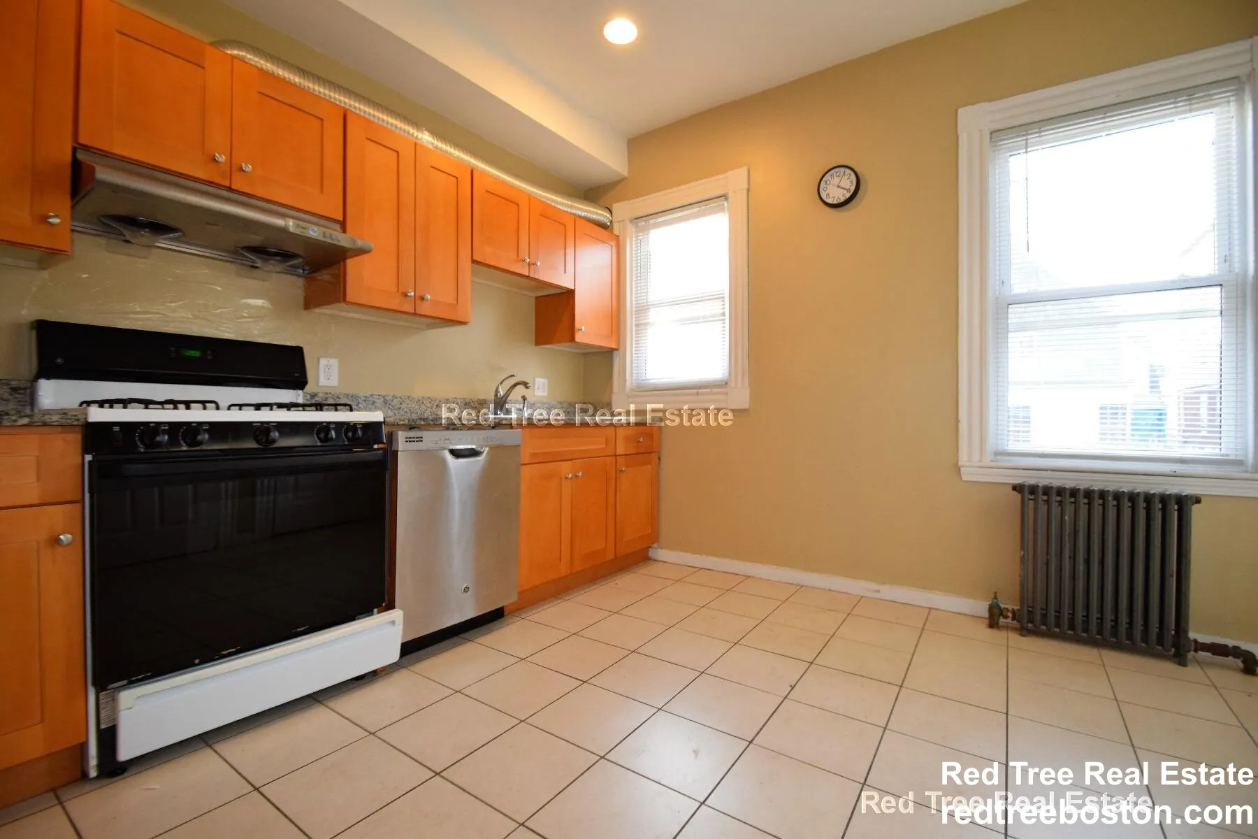 6 bed, 2 bath apartment for rent at 6 Haskell St Unit 1, Allston — photo 8 of 15