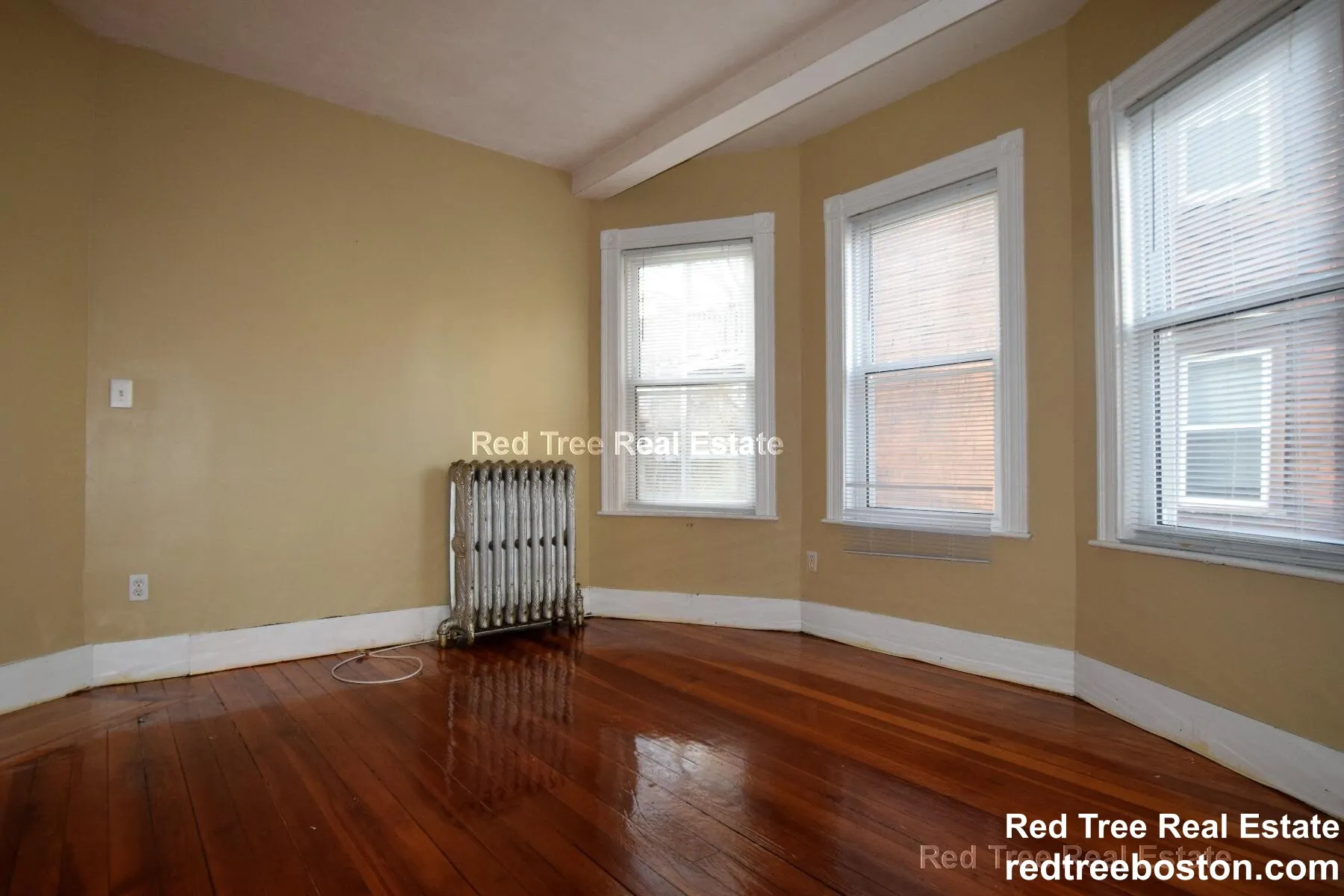 6 bed, 2 bath apartment for rent at 6 Haskell St Unit 1, Allston — photo 11 of 15