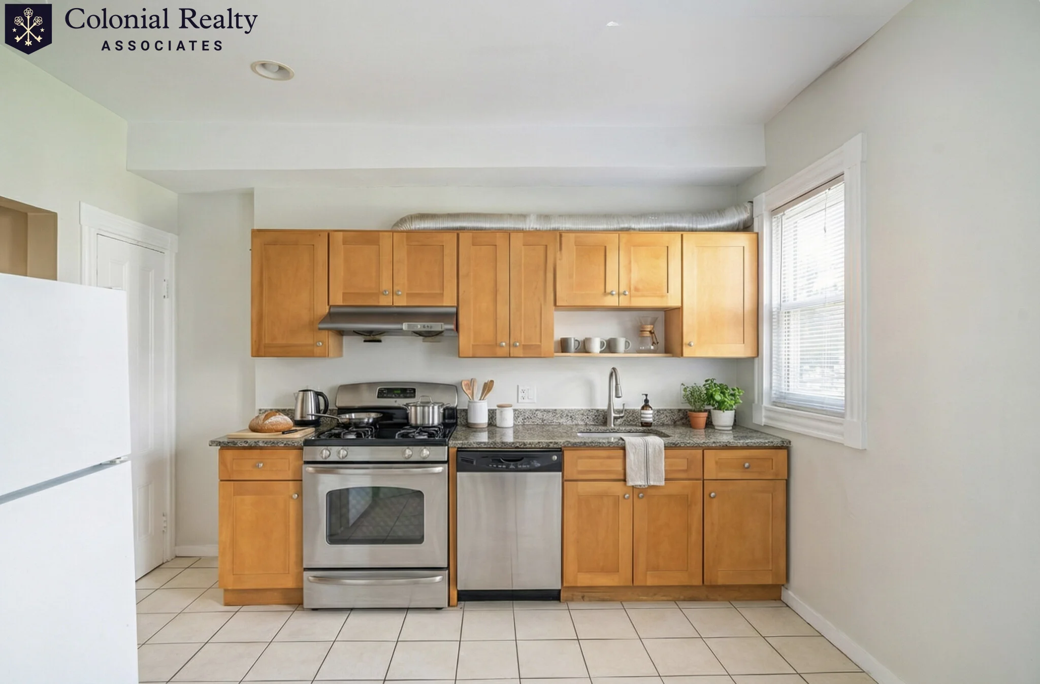 6 bed, 2 bath apartment for rent at 6 Haskell St Unit 6, Allston — photo 9 of 10