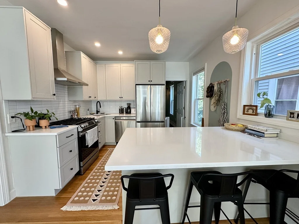 2 bed, 1 bath apartment for rent at 6 Haverford St Unit 2, Jamaica Plain