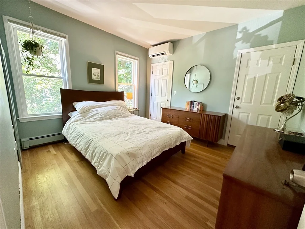 2 bed, 1 bath apartment for rent at 6 Haverford St Unit 2, Jamaica Plain — photo 9 of 23