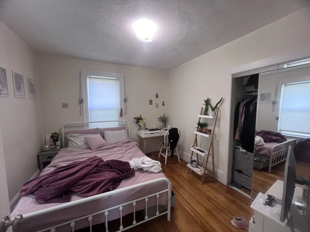 4 bed, 2 bath apartment for rent at 6 Henry St Unit 2, Tufts University — photo 6 of 10