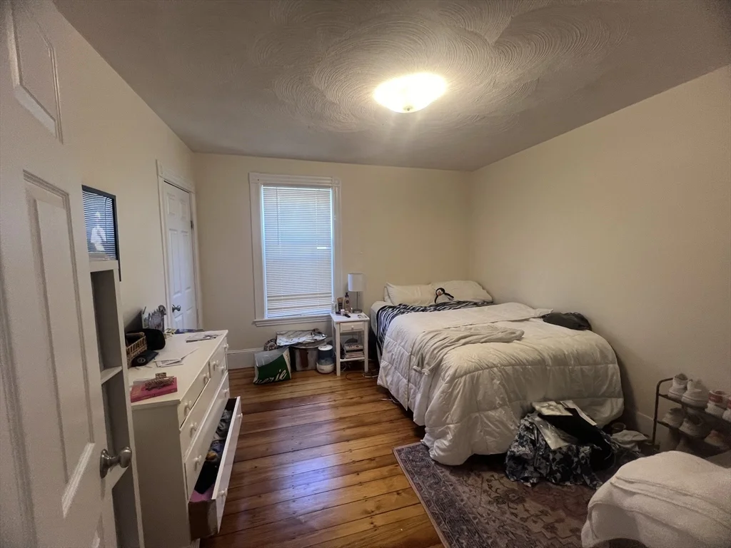 4 bed, 2 bath apartment for rent at 6 Henry St Unit 2, Tufts University — photo 7 of 10