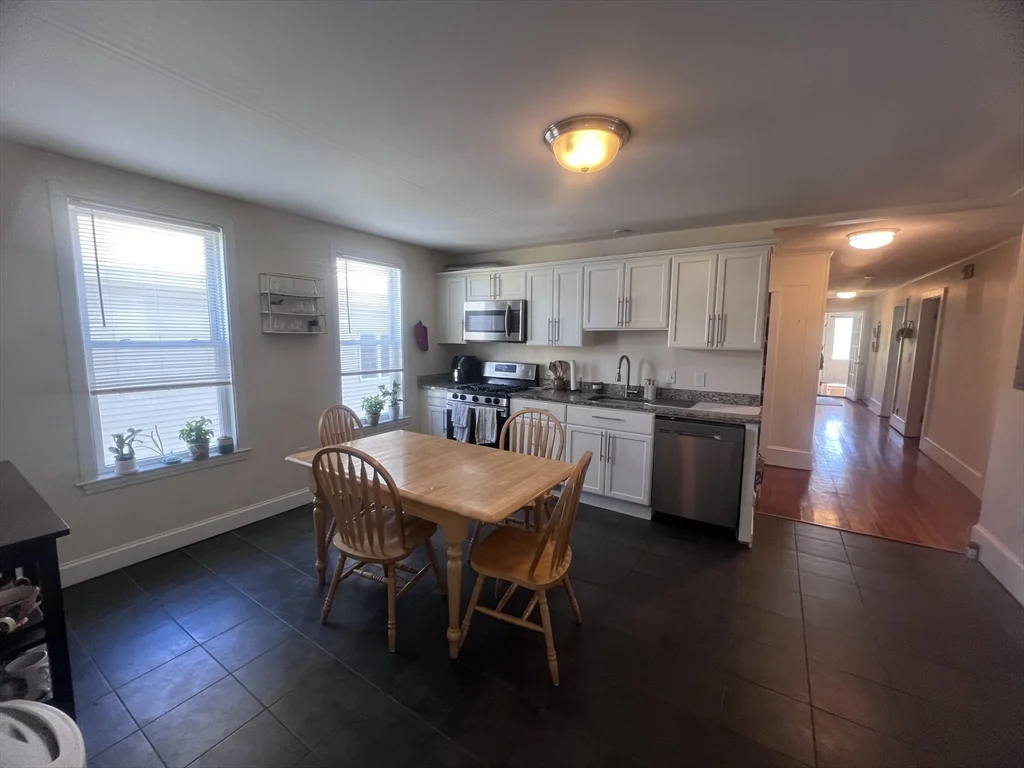 4 bed, 2 bath apartment for rent at 6 Henry St Unit 2, Tufts University — photo 2 of 10