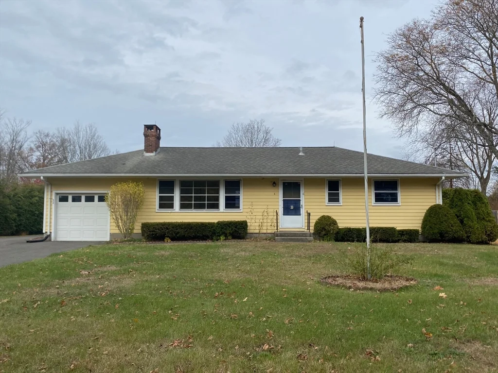 4 bed, 2 bath apartment for rent at 6 Highland Circle Unit N/A, Hadley — photo 1 of 13