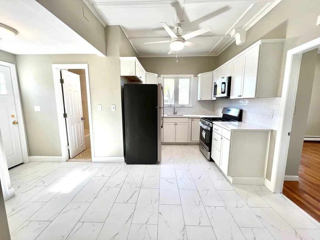1 bed, 1 bath apartment for rent at 6 Holland St Unit 6R, Winchester — photo 6 of 20